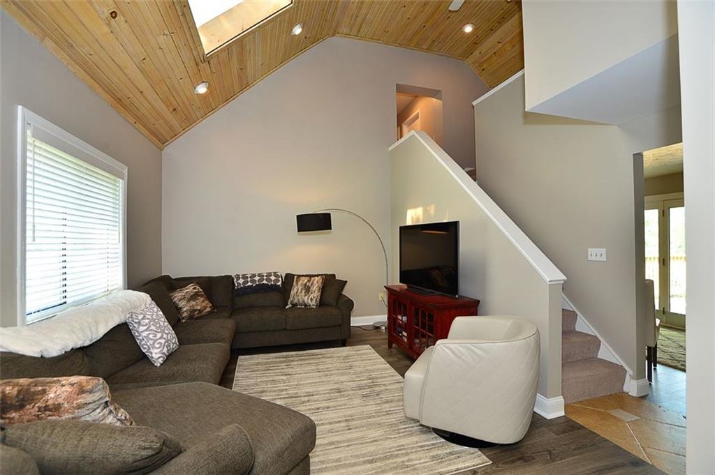 50 West Bruceton Road Pittsburgh, PA 15236 - Photo 2 of 25 Gallery Image 2