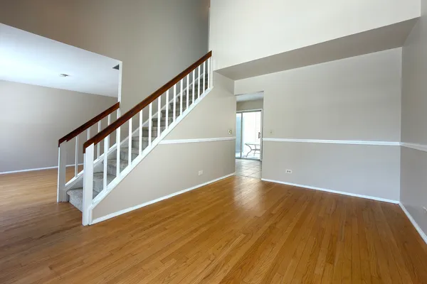 $339,000 | 424 Le Parc Circle, Buffalo Grove, IL 60089