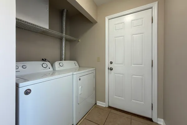 $339,000 | 424 Le Parc Circle, Buffalo Grove, IL 60089