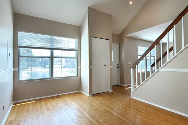 $339,000 | 424 Le Parc Circle, Buffalo Grove, IL 60089