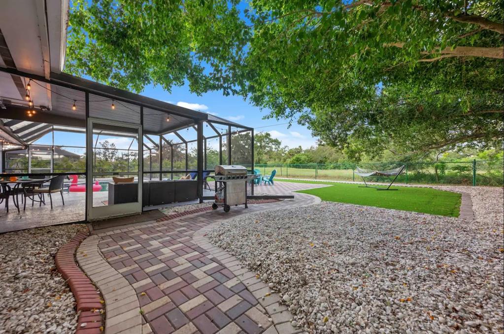 2831 Post Road Sarasota, FL 34231 - Photo 4 of 6