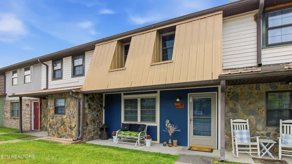 $279,000 | 625 South Asbury Drive, Unit 11, Pigeon Forge, TN 37863