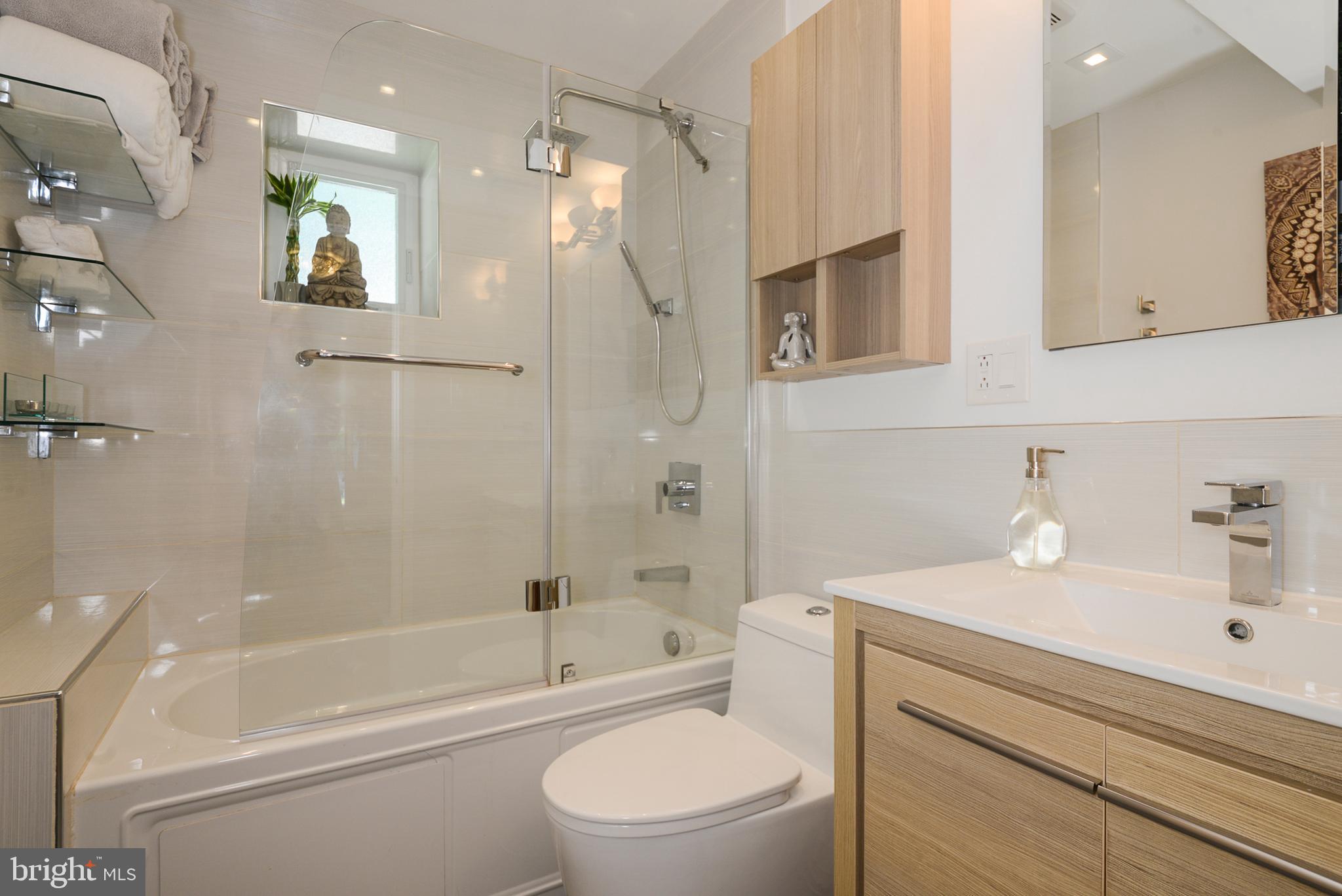8602 Verree Road Philadelphia, PA 19115 - Photo 22 of 30 Bathroom