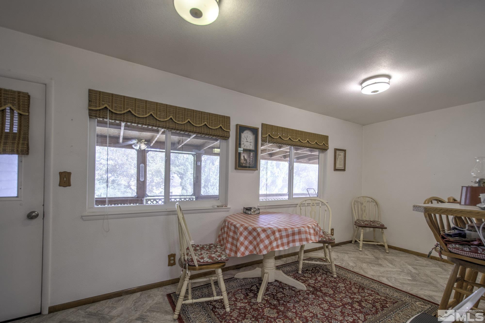 2626 Rice Road Fallon, NV 89406 - Photo 16 of 39 a dining room with furniture and window