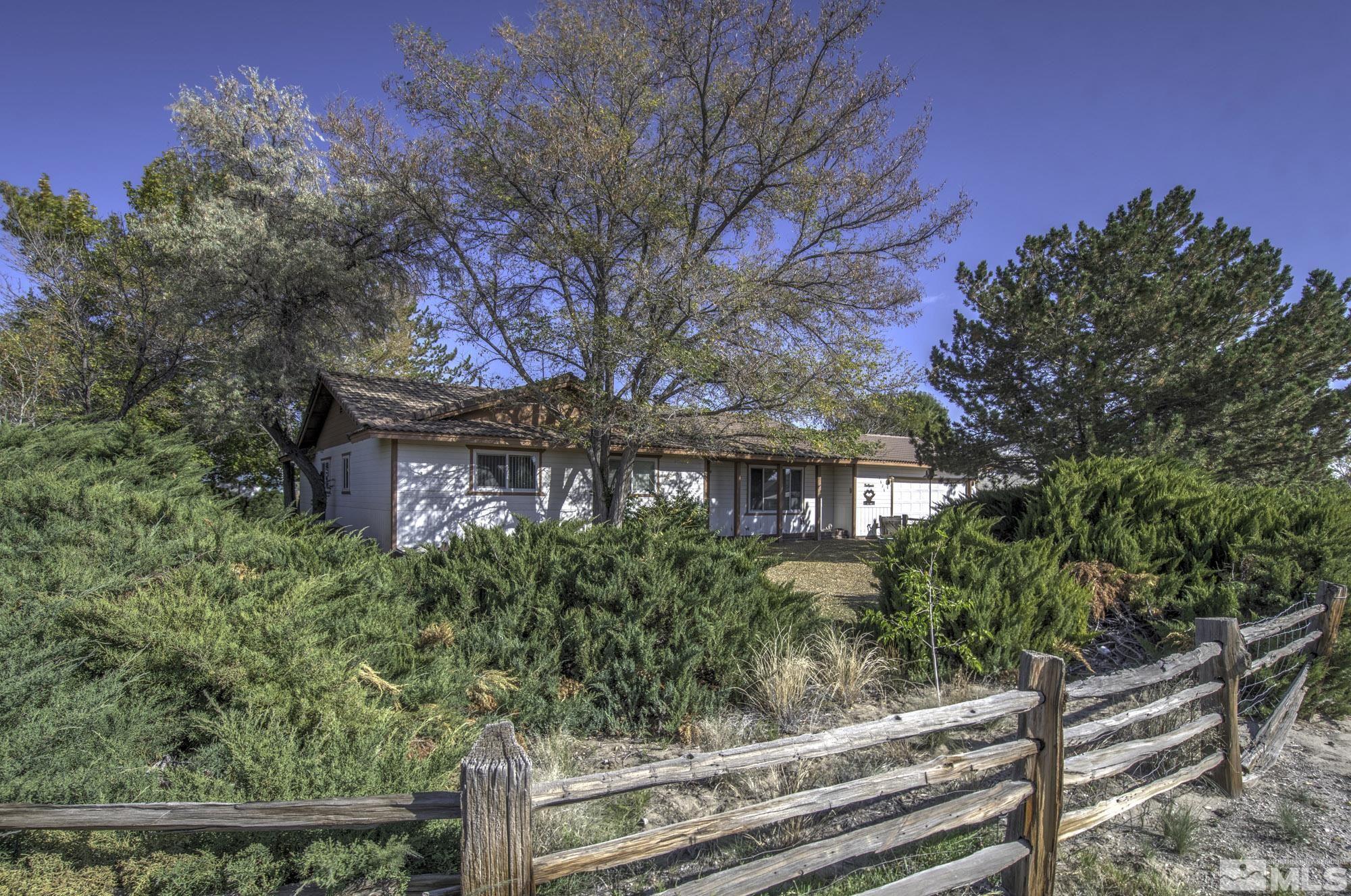 2626 Rice Road Fallon, NV 89406 - Photo 35 of 39 a view of a house with a tree