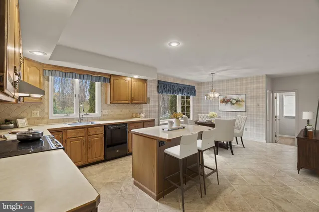 $800,000 | 2756 Pickertown Road, Warrington, PA 18976