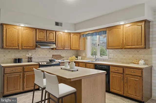 $800,000 | 2756 Pickertown Road, Warrington, PA 18976