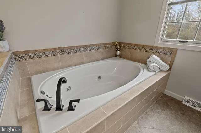 $800,000 | 2756 Pickertown Road, Warrington, PA 18976