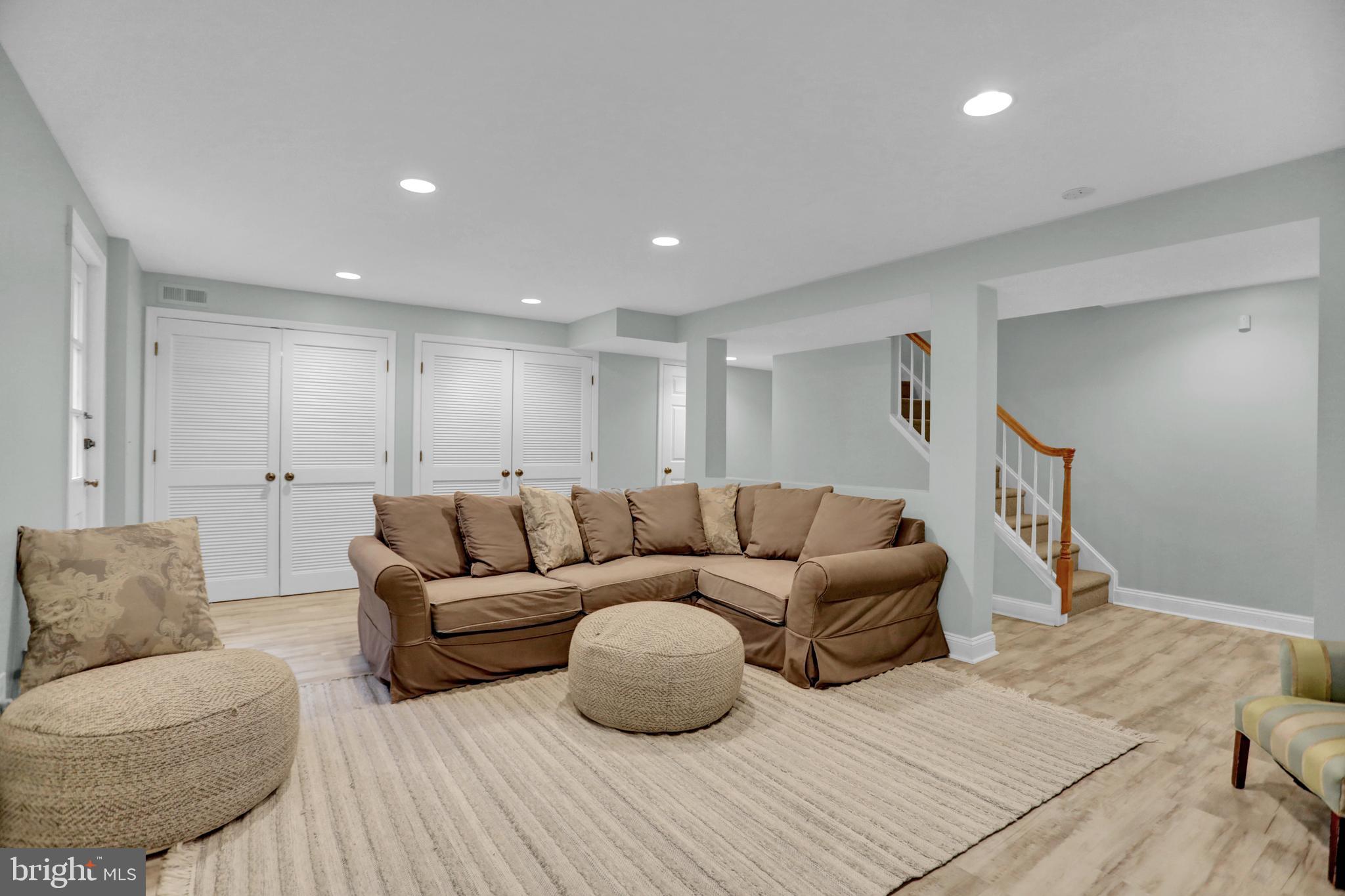 121 Croydon Road Baltimore, MD 21212 - Photo 35 of 57 a living room with furniture and a wooden floor