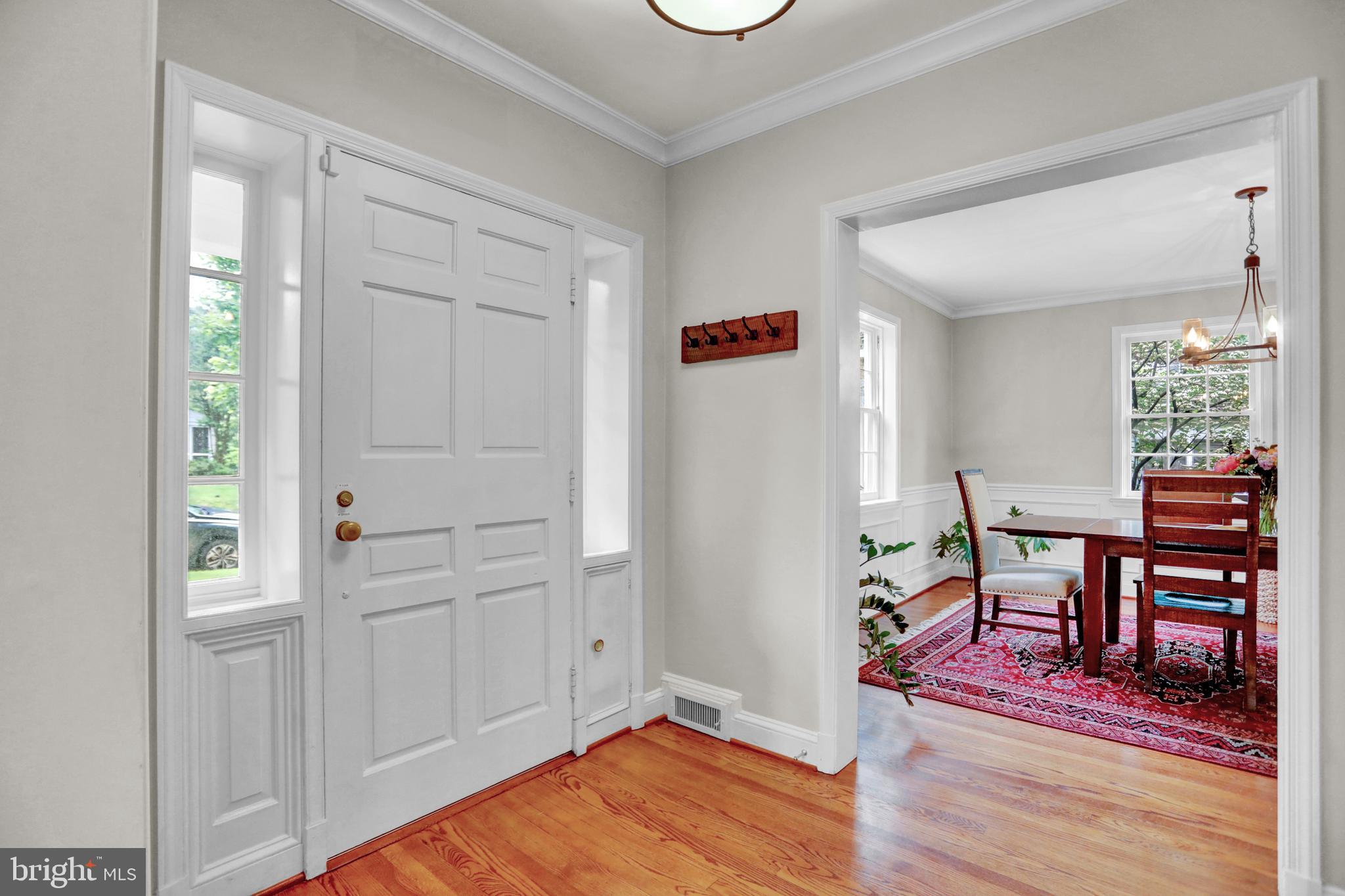 121 Croydon Road Baltimore, MD 21212 - Photo 4 of 57 a view of a livingroom with furniture and wooden floor