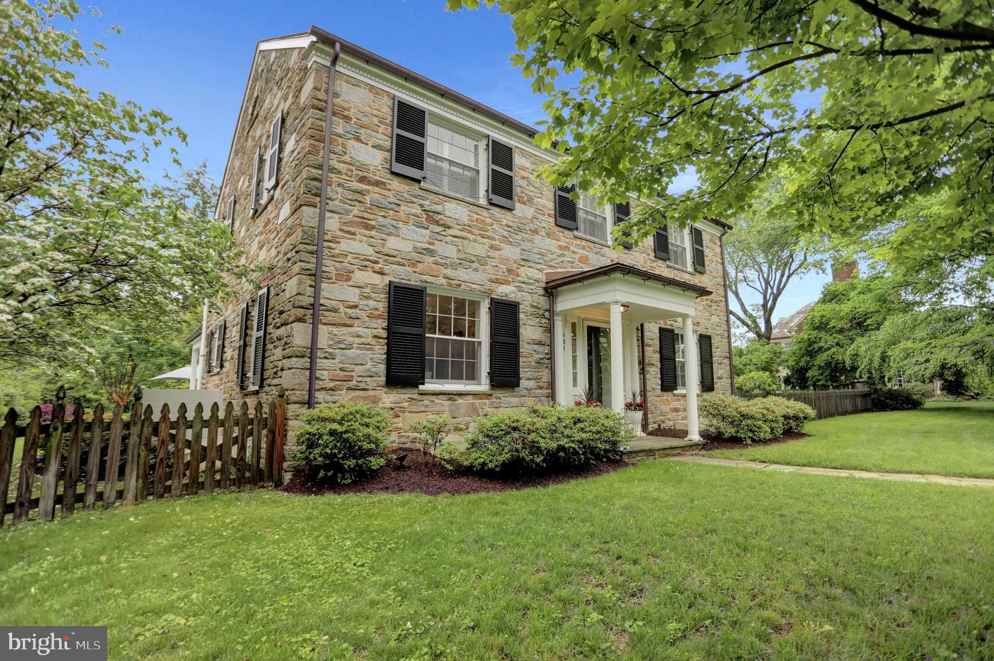 121 Croydon Road Baltimore, MD 21212 - Photo 43 of 57 a front view of a house with garden