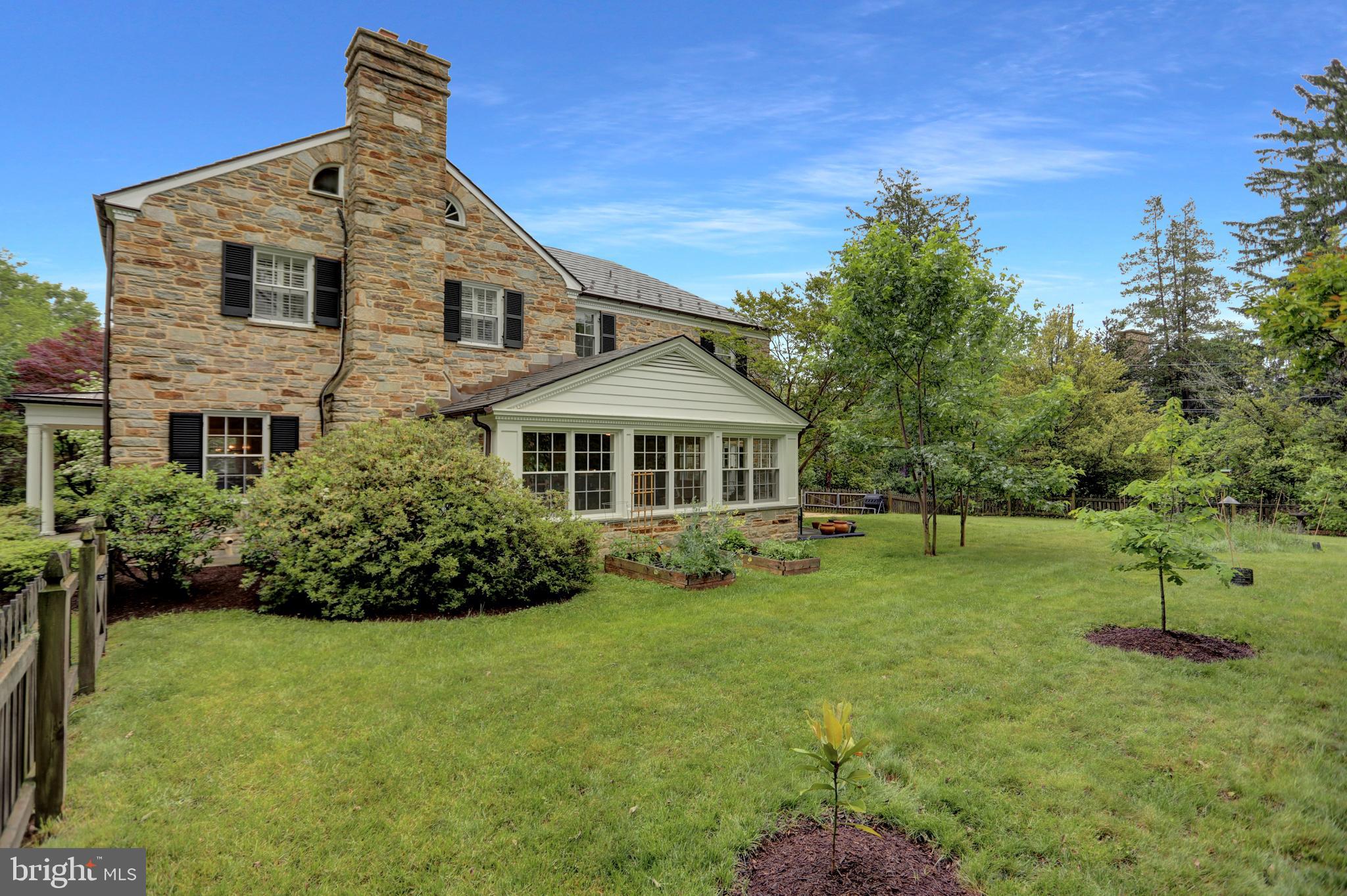 121 Croydon Road Baltimore, MD 21212 - Photo 46 of 57 a front view of a house with garden