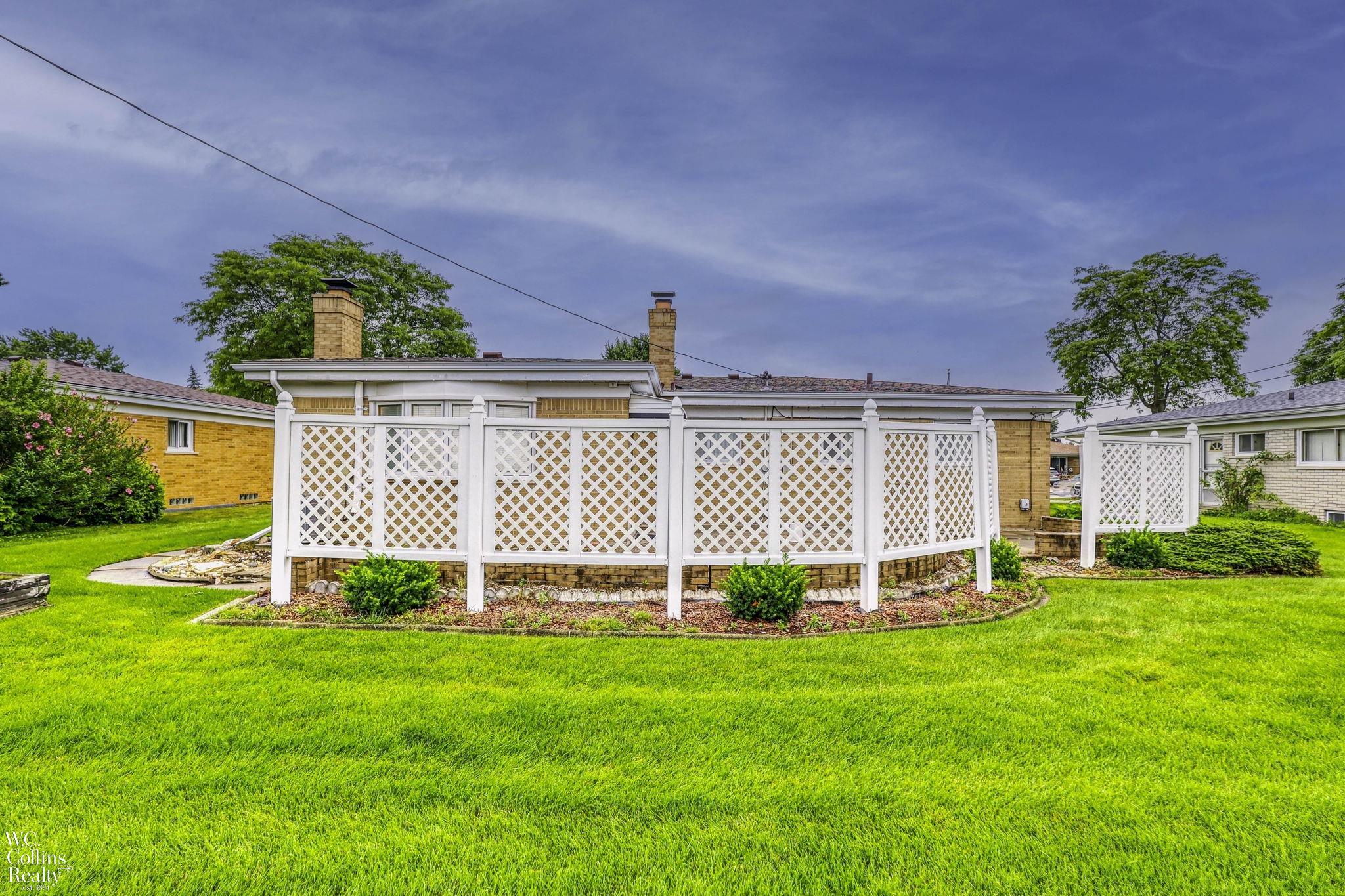 11375 Racine Road Warren, MI 48093 - Photo 29 of 34 50148683-e614b611-0d7f-41c8-b3a7-2a962fa09484.JPG