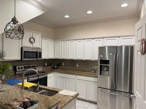 $2,500 | 417 Glastonbury Drive, Orlando, FL 32825