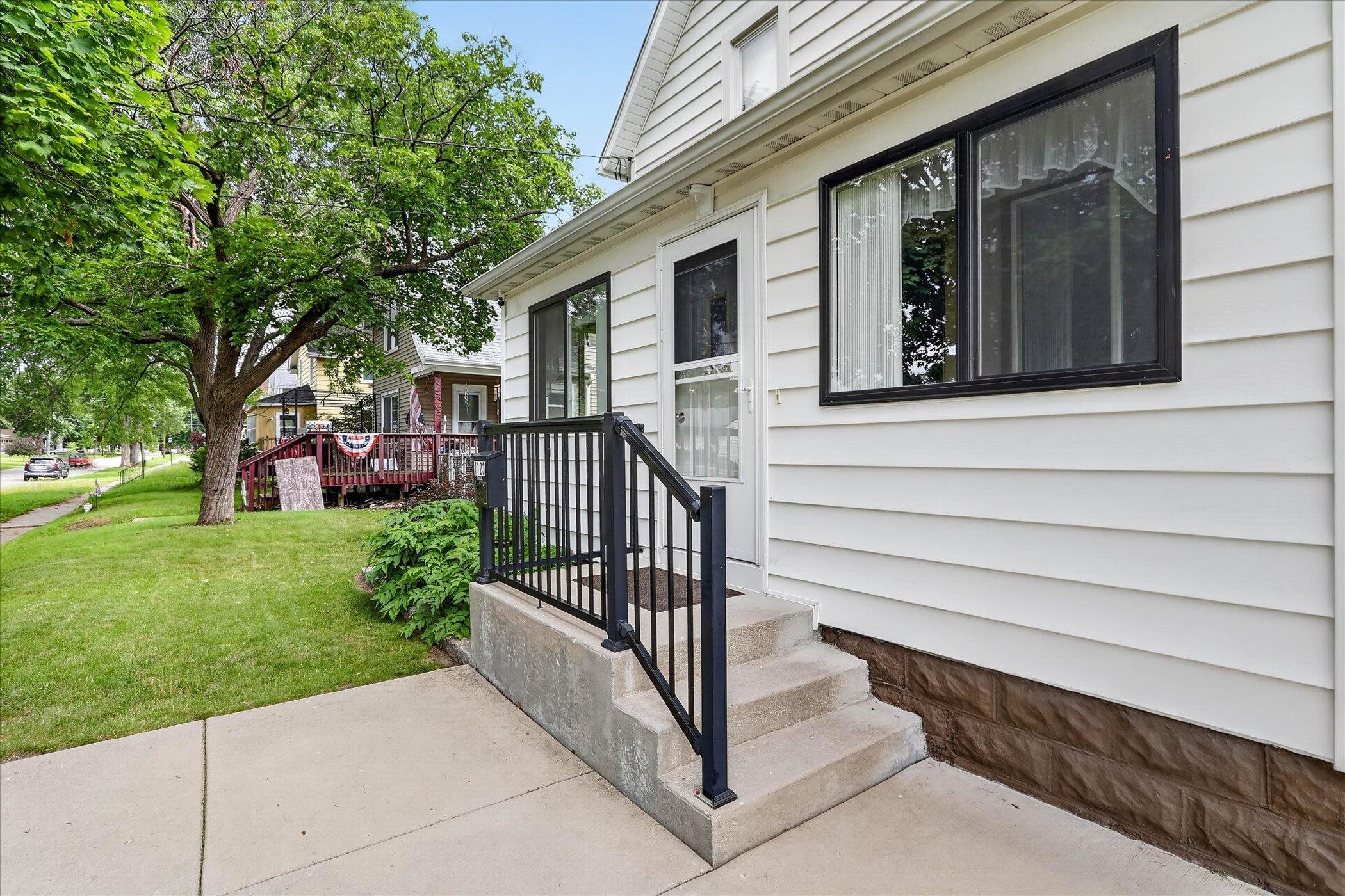 1123 8th Street Beloit, WI 53511 - Photo 46 of 59