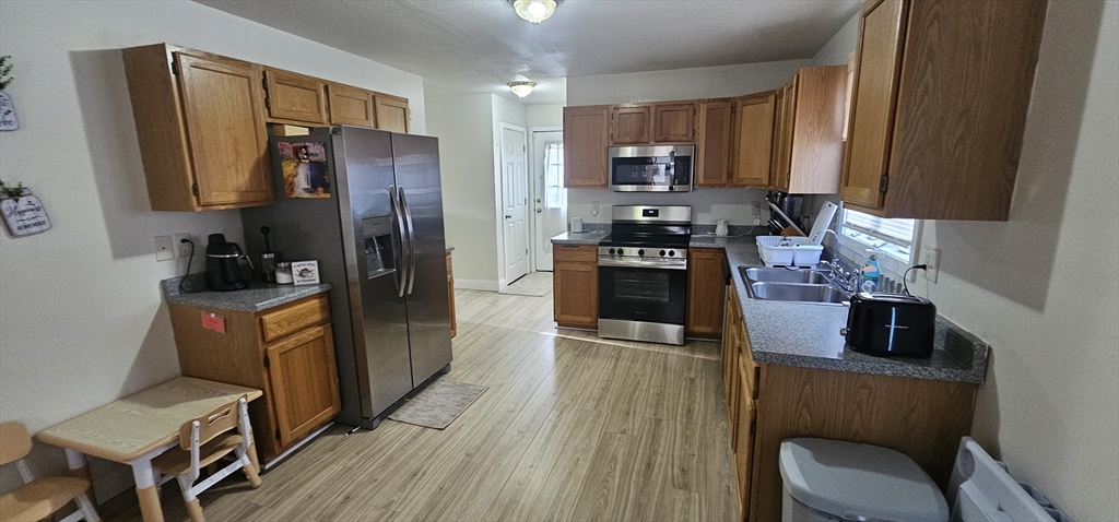 289 Morton Street Springfield, MA 01119 - Photo 5 of 28