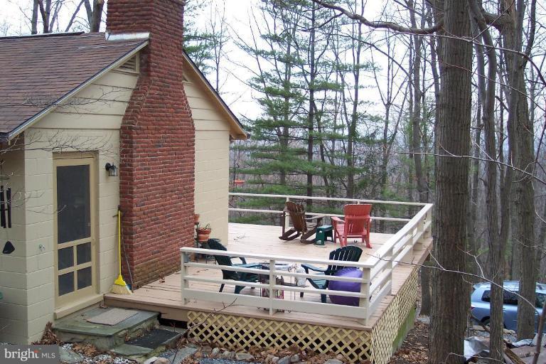 1048 Valley View Road Harpers Ferry, WV 25425 - Photo 4 of 15 Side Deck
