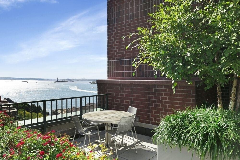 225 Rector Place, Unit 11S Manhattan, NY 10280 - Photo 14 of 19