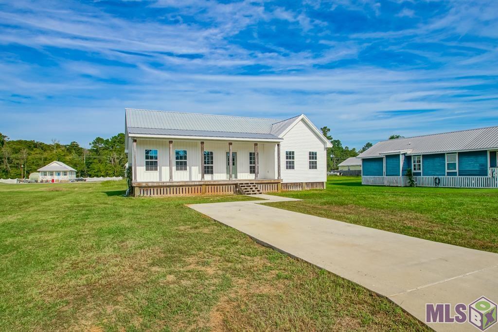 26313 Indian Run Springfield, LA 70462 - Photo 2 of 35