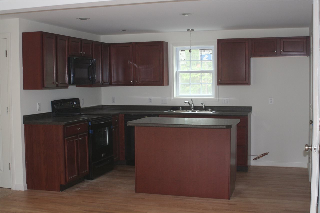 9 Hiltons Lane Rochester, NH 03868 - Photo 3 of 19