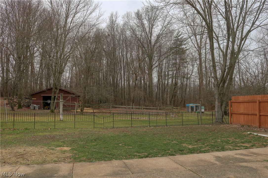 7562 Rice Road Amherst, OH 44001 - Photo 10 of 34