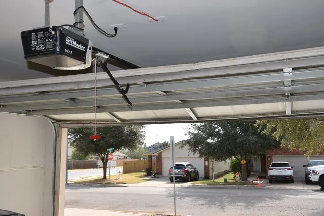 $1,700 | 12328 Sky Harbor Drive, Del Valle, TX 78617