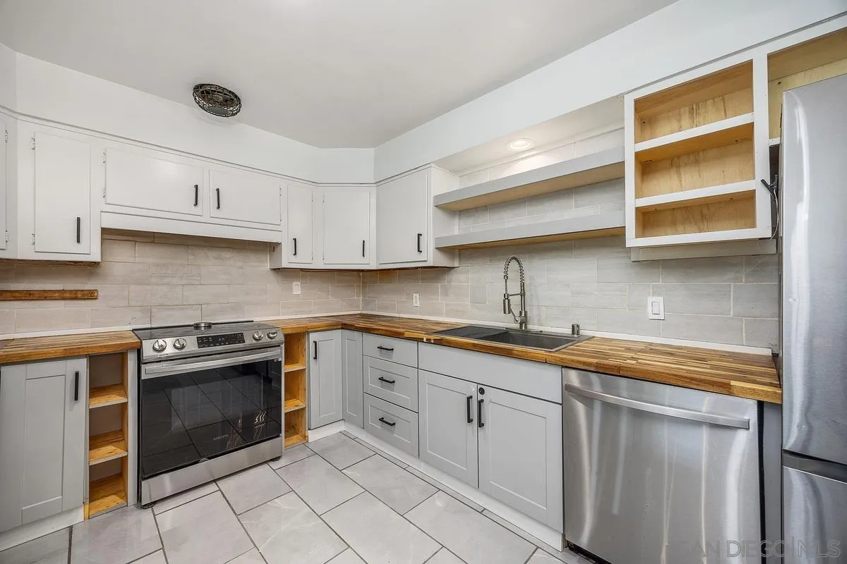 1211 East Mission Road Fallbrook, CA 92028 - Photo 12 of 34