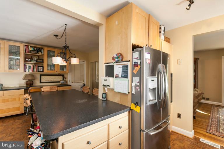 427 Range Road Towson, MD 21204 - Photo 22 of 29 Kitchen