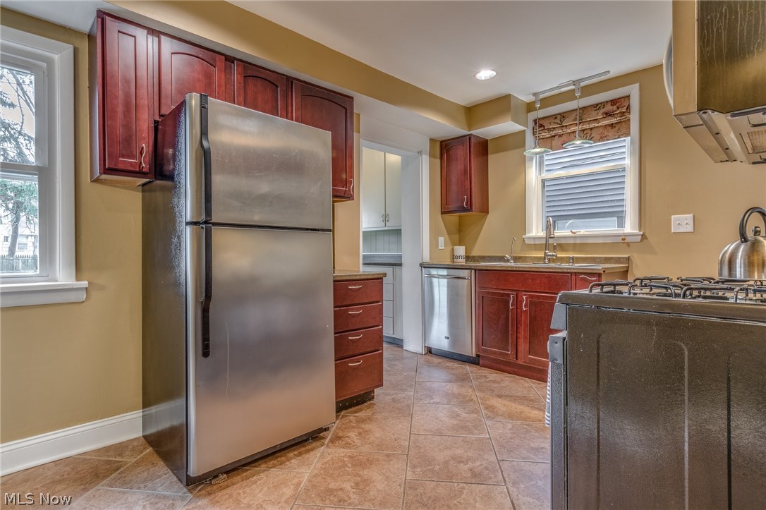 1505 Rydalmount Road Cleveland Heights, OH 44118 - Photo 12 of 27