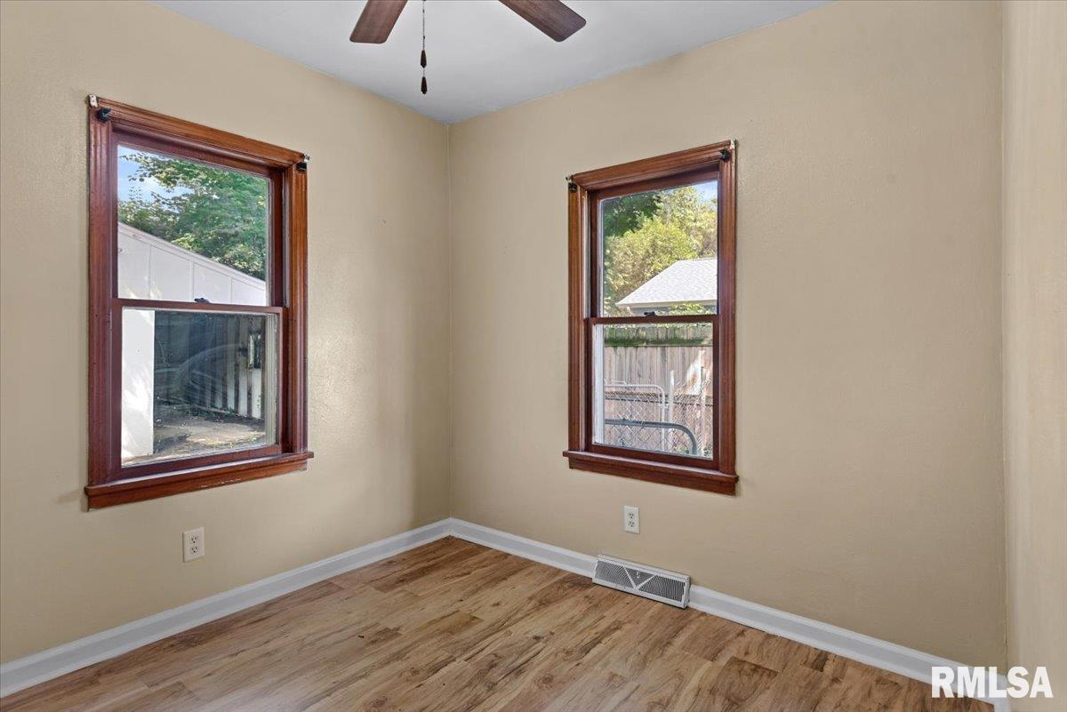 209 Yates Avenue Springfield, IL 62702 - Photo 15 of 28 Gallery Image 15