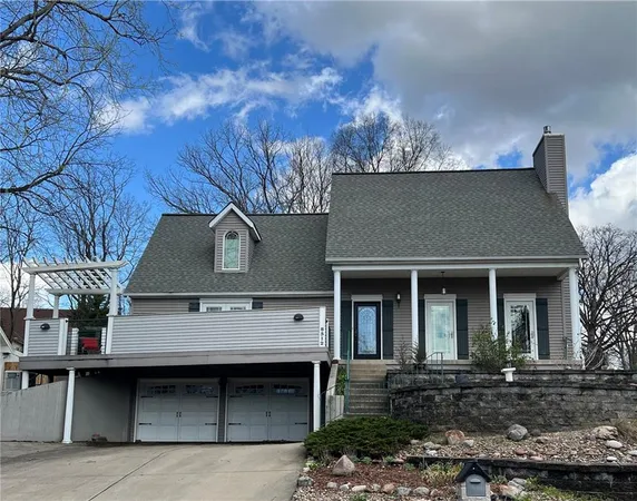 $325,000 | 8512 Northwest 62 Street, Parkville, MO 64152