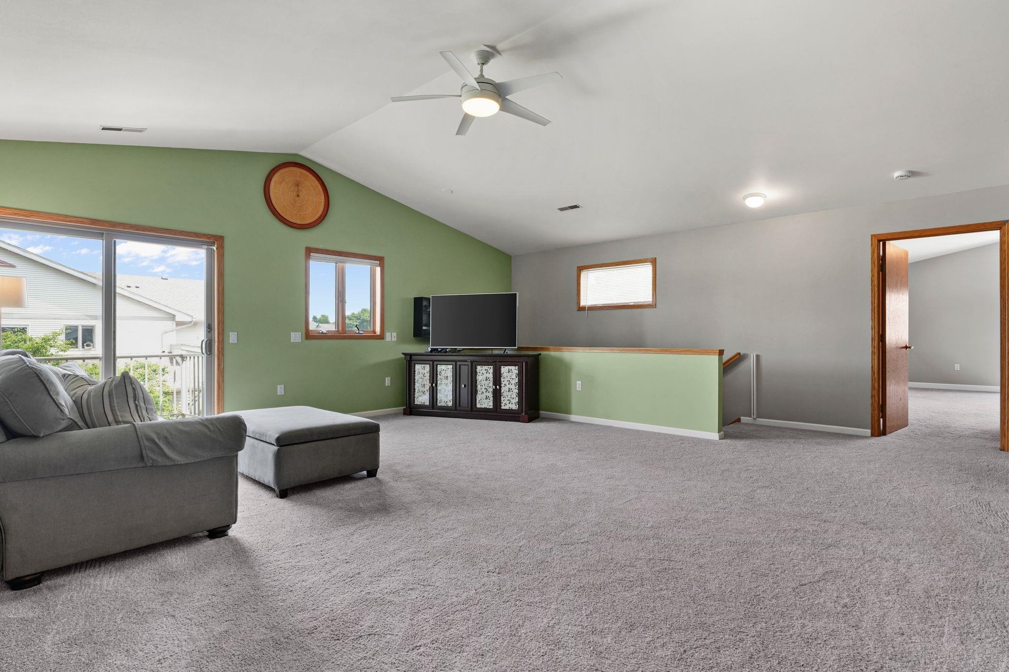 626 Military Ridge Drive Verona, WI 53593 - Photo 4 of 41
