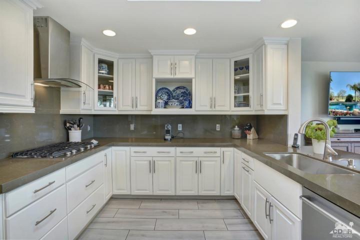 47 Colgate Drive Rancho Mirage, CA 92270 - Photo 15 of 33 47 Colgate Kitchen Cabs.