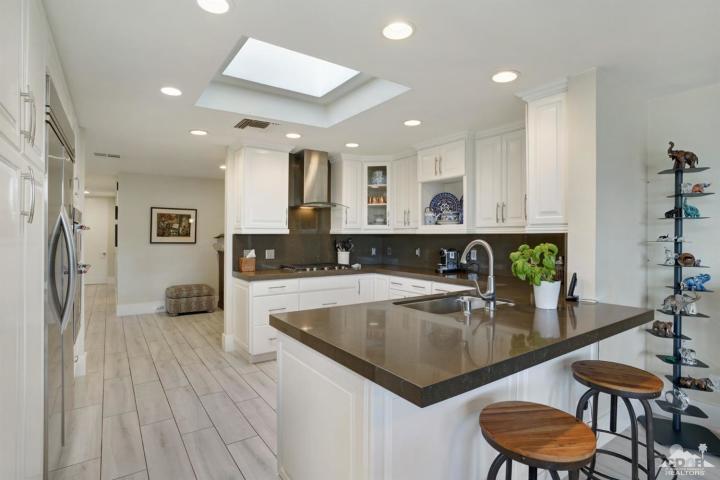 47 Colgate Drive Rancho Mirage, CA 92270 - Photo 16 of 33 47 Colgate Dining Bar-Kit.