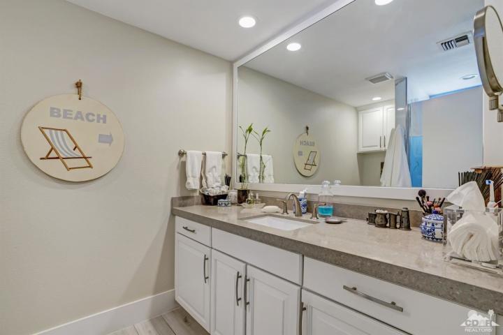 47 Colgate Drive Rancho Mirage, CA 92270 - Photo 24 of 33 47 Colgate Marcy Rm. Bath