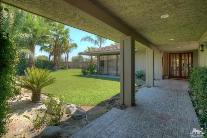 47 Colgate Drive Rancho Mirage, CA 92270 - Photo 4 of 33 47 Colgate Front Walkway & Yard