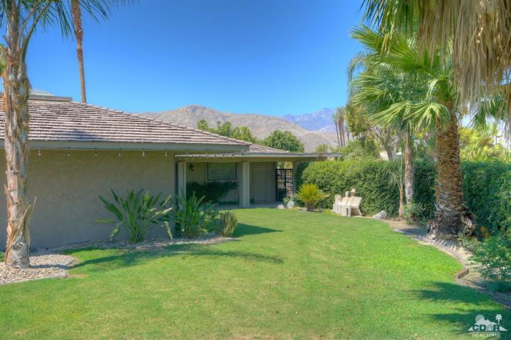 47 Colgate Drive Rancho Mirage, CA 92270 - Photo 32 of 33 47 Colgate Side Yard-Garage