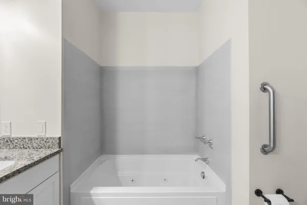 $450,000 | 17 Clay Lodge Lane, Unit 404, Catonsville, MD 21228