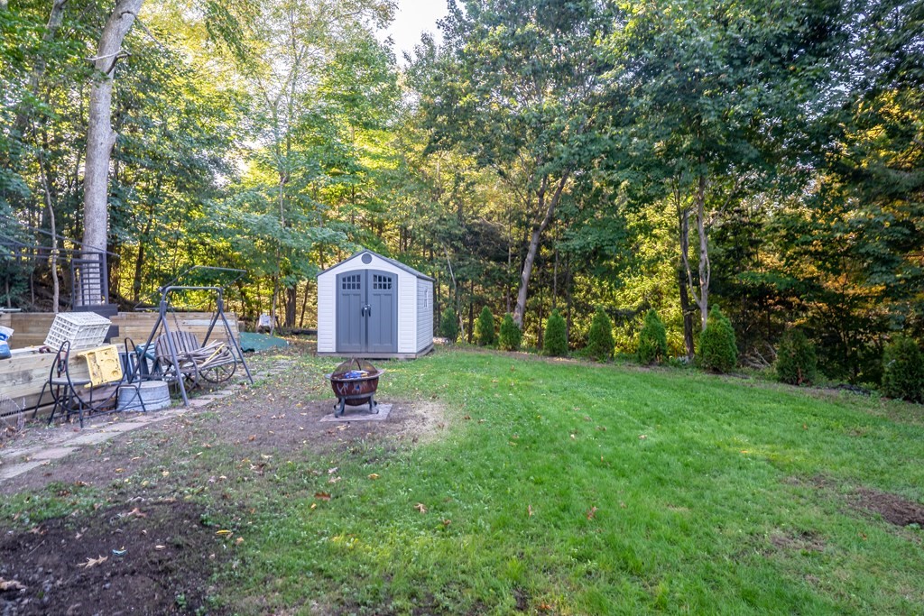 31 Leigh Road Hamilton, MA 01982 - Photo 5 of 10 Gallery Image 5