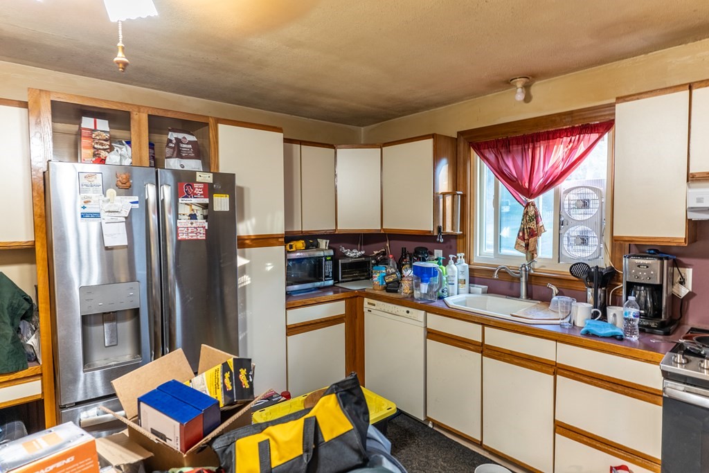 31 Leigh Road Hamilton, MA 01982 - Photo 6 of 10 Gallery Image 6