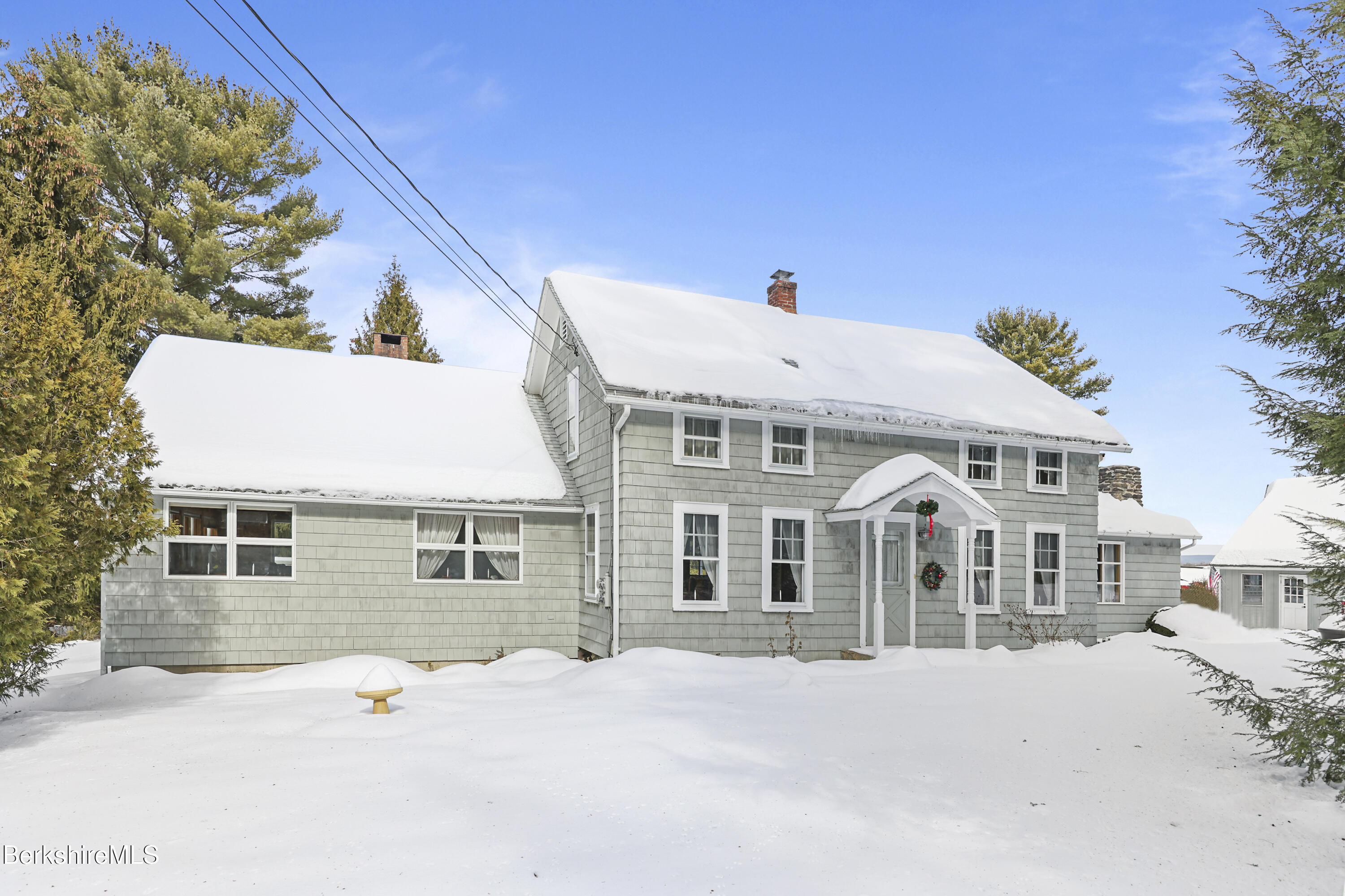15 Exterior Front