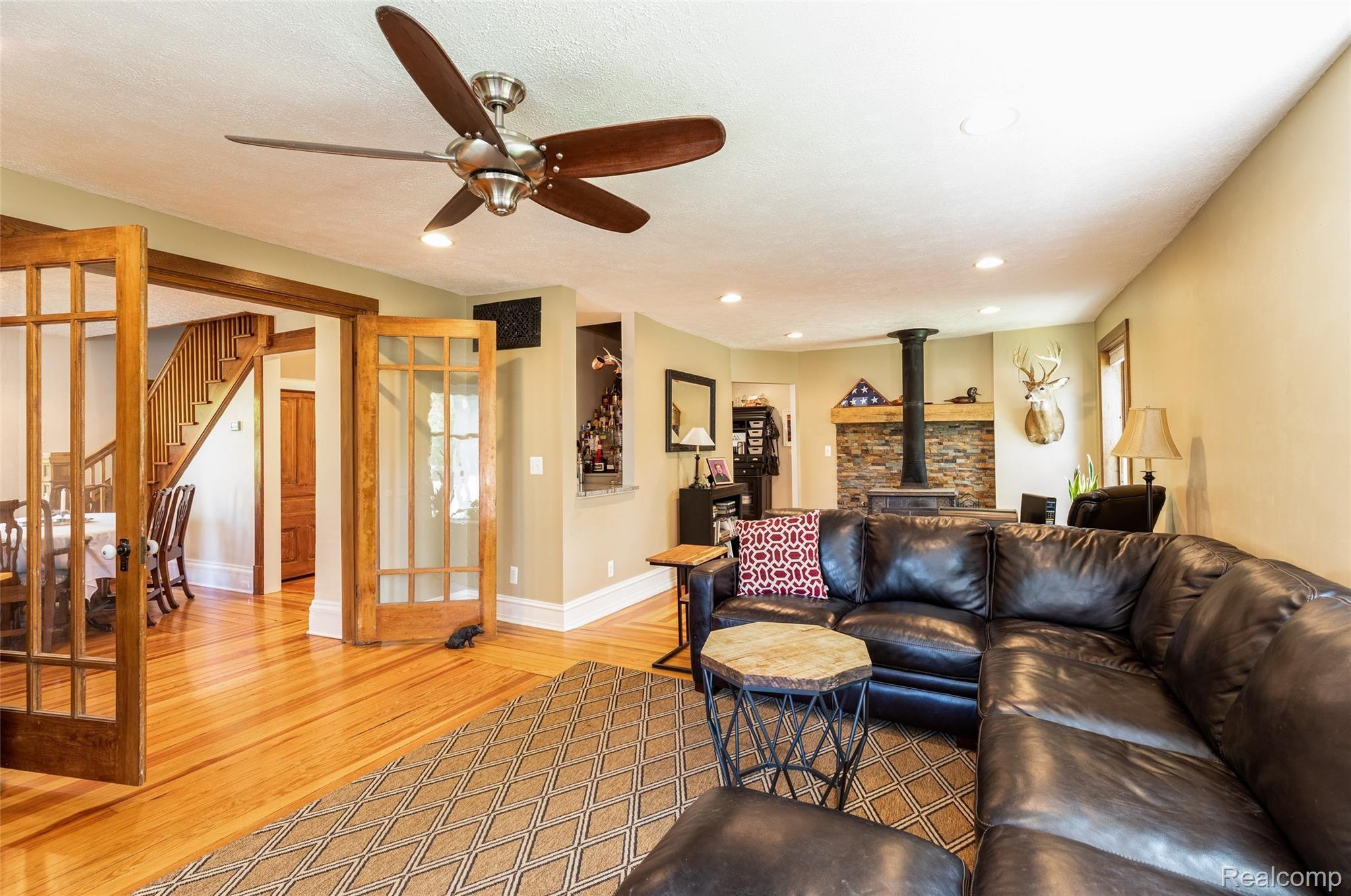 704 Spencer Road Brighton, MI 48116 - Photo 20 of 44 20.Living