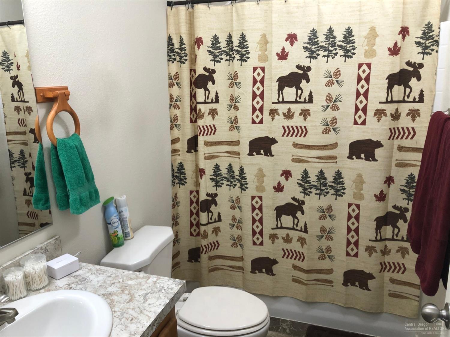6366 Southwest Rim Road Terrebonne, OR 97760 - Photo 15 of 25 second bath