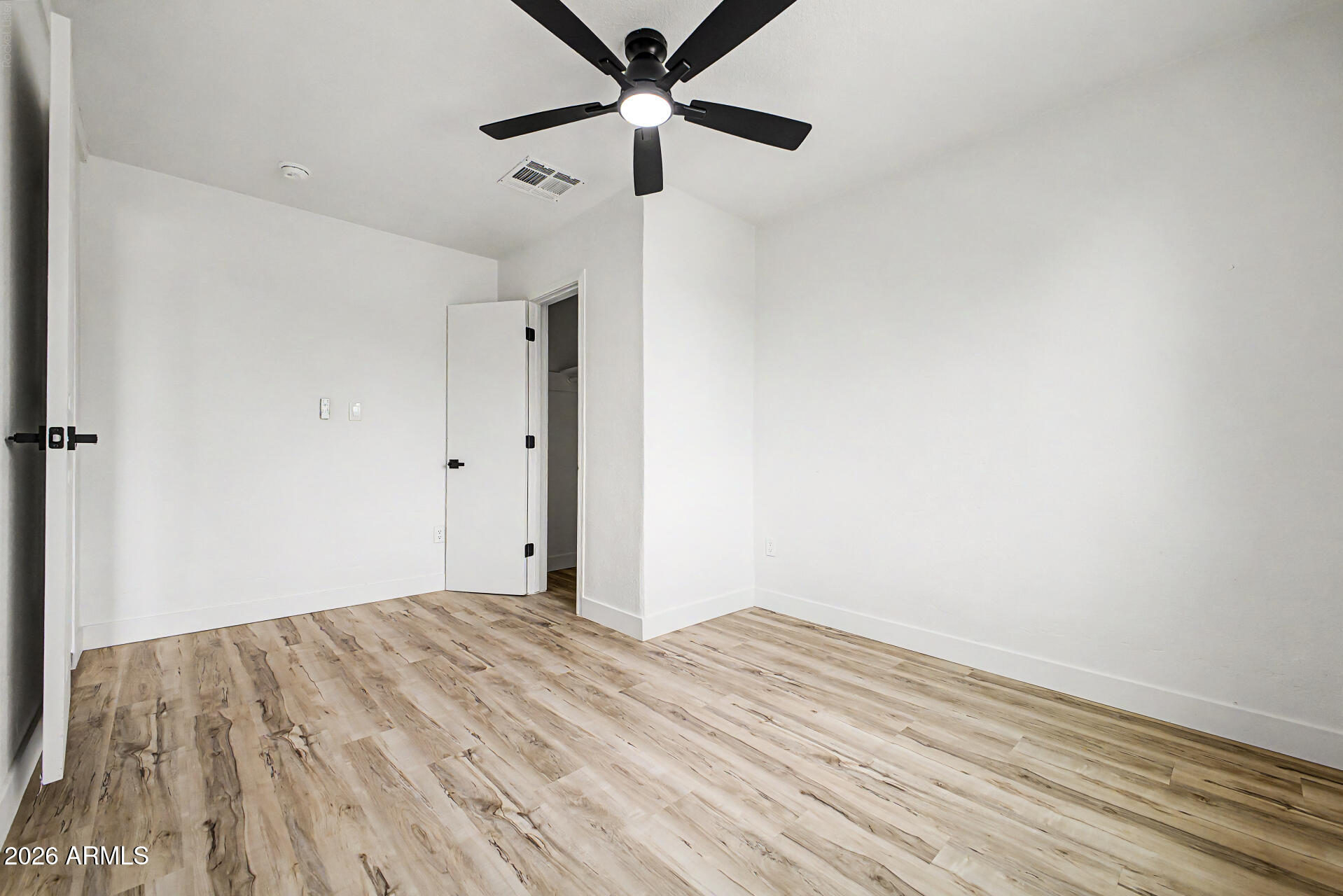 7407 West Monte Vista Road Phoenix, AZ 85035 - Photo 13 of 28 14-Monte Vista