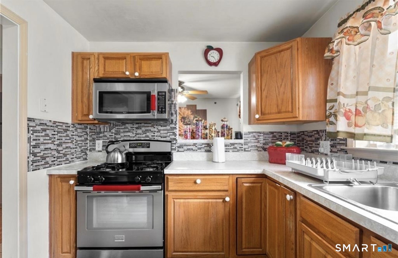 13 Button Street New Haven, CT 06519 - Photo 8 of 13