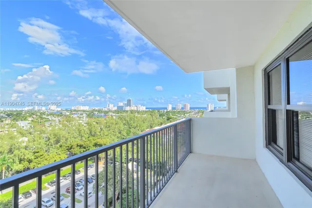 $2,400 | 3200 Port Royale Drive North, Unit 1210, Fort Lauderdale, FL 33308