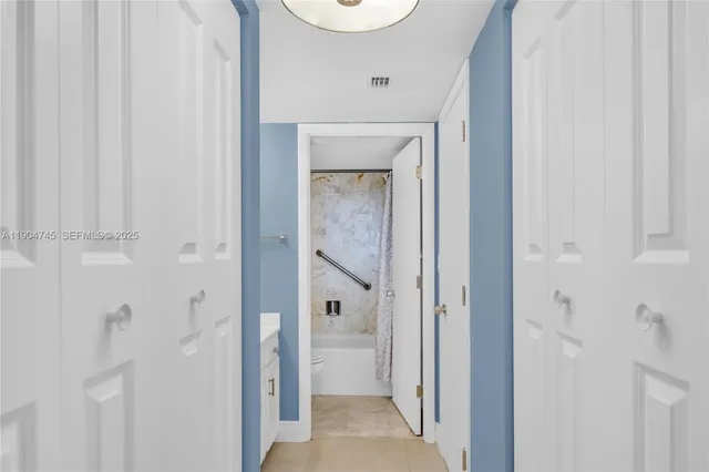 $2,400 | 3200 Port Royale Drive North, Unit 1210, Fort Lauderdale, FL 33308