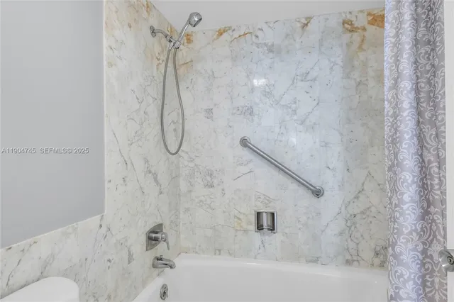 $2,400 | 3200 Port Royale Drive North, Unit 1210, Fort Lauderdale, FL 33308