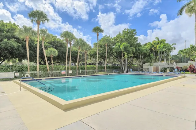 $2,400 | 3200 Port Royale Drive North, Unit 1210, Fort Lauderdale, FL 33308