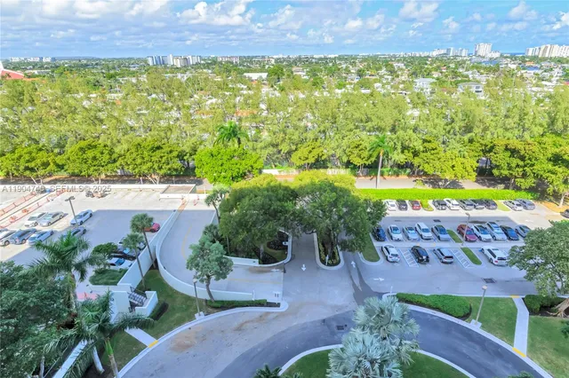 $2,400 | 3200 Port Royale Drive North, Unit 1210, Fort Lauderdale, FL 33308